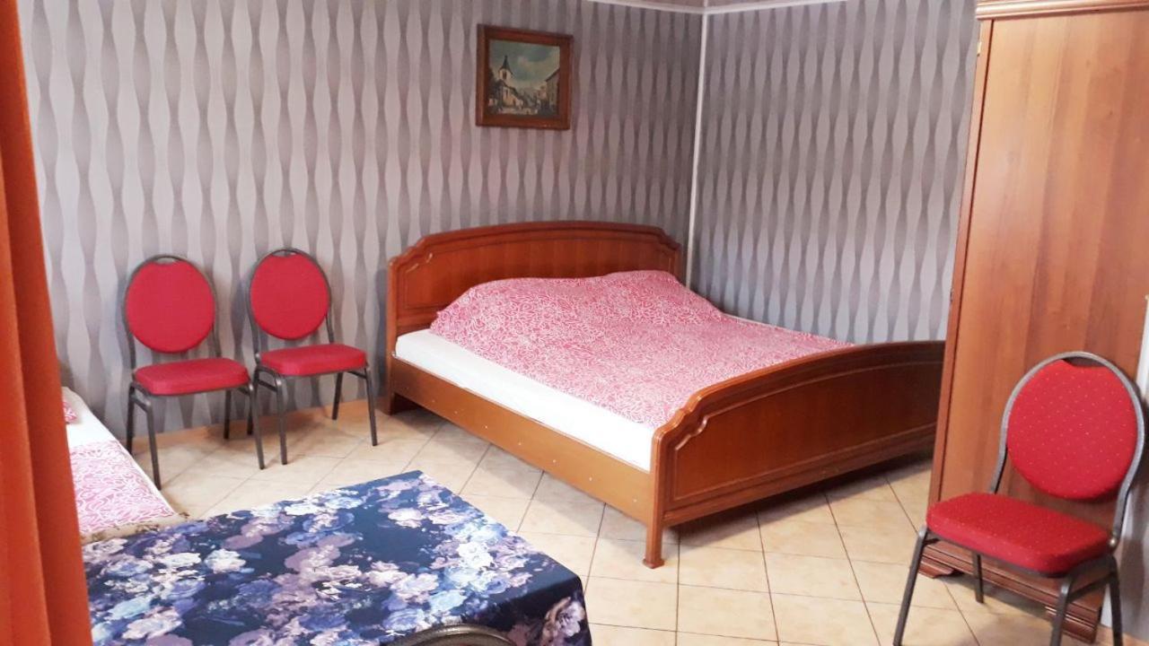 Ow Wilk - Pokoje I Domki Z Aneksami Kuchennymi, Parking, Plac Zabaw Леба Екстер'єр фото