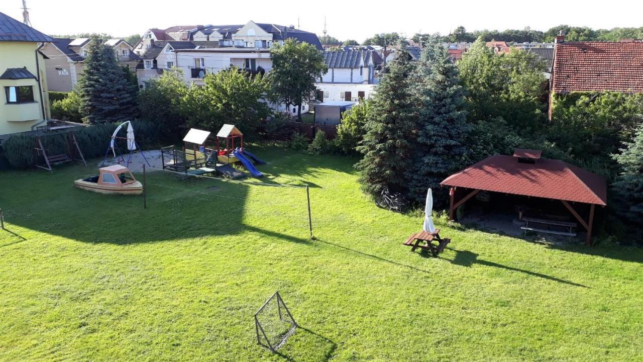 Ow Wilk - Pokoje I Domki Z Aneksami Kuchennymi, Parking, Plac Zabaw Леба Екстер'єр фото