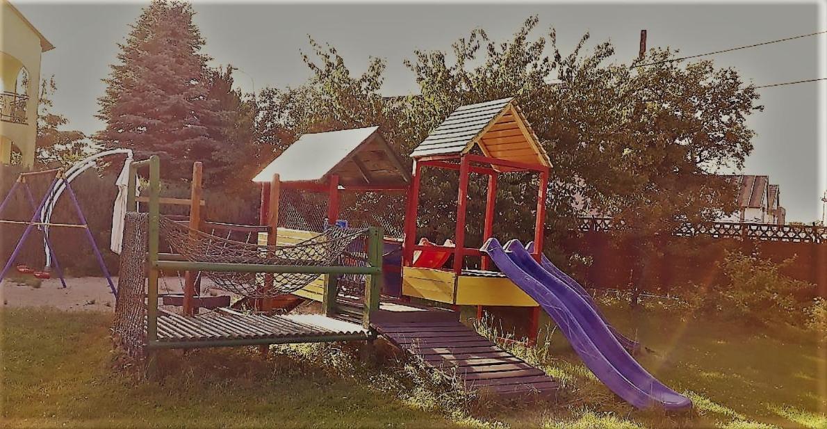 Ow Wilk - Pokoje I Domki Z Aneksami Kuchennymi, Parking, Plac Zabaw Леба Екстер'єр фото